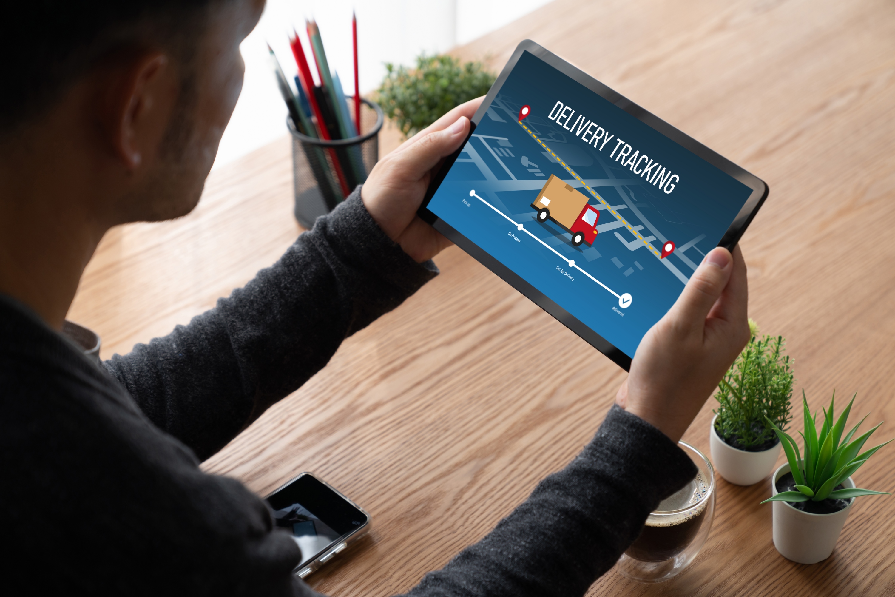 Real-Time Fleet & Shipment Tracking